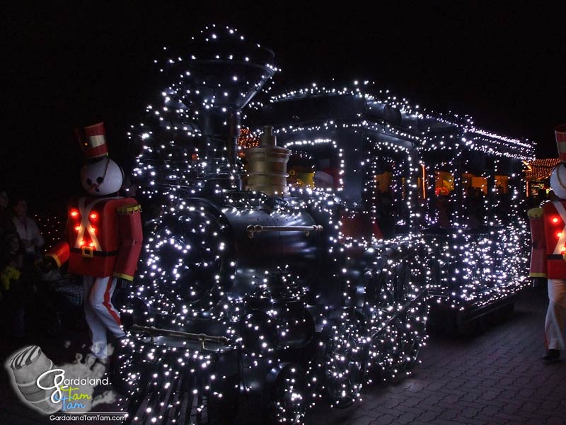 Gardaland Tam Tam - Christmas Light Parade